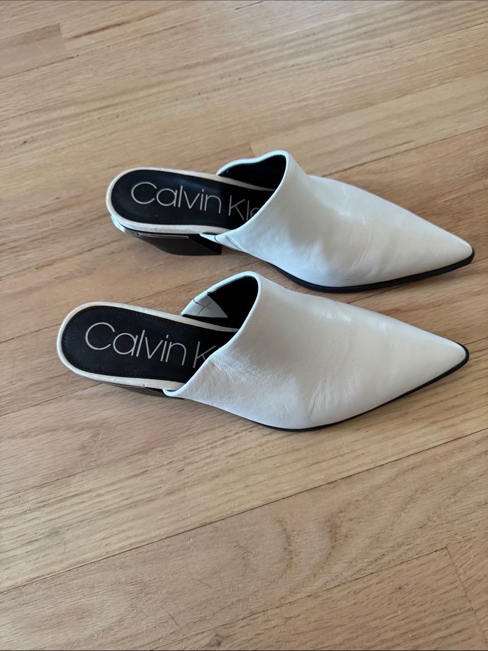 Calvin Klein white genuine leather slides. Comfy and stylish